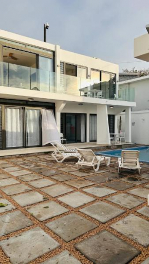 Comfortable House in Trou-aux-Biches with Terrace